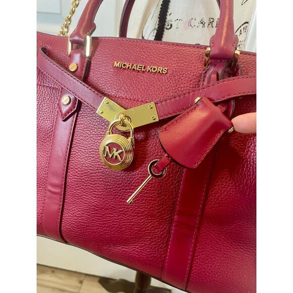 MICHAEL KORS NOUVEAU LARGE SATCHEL BAG PADLOCK KEY CROSSBODY BERRY VERSATILE - Picture 2 of 16